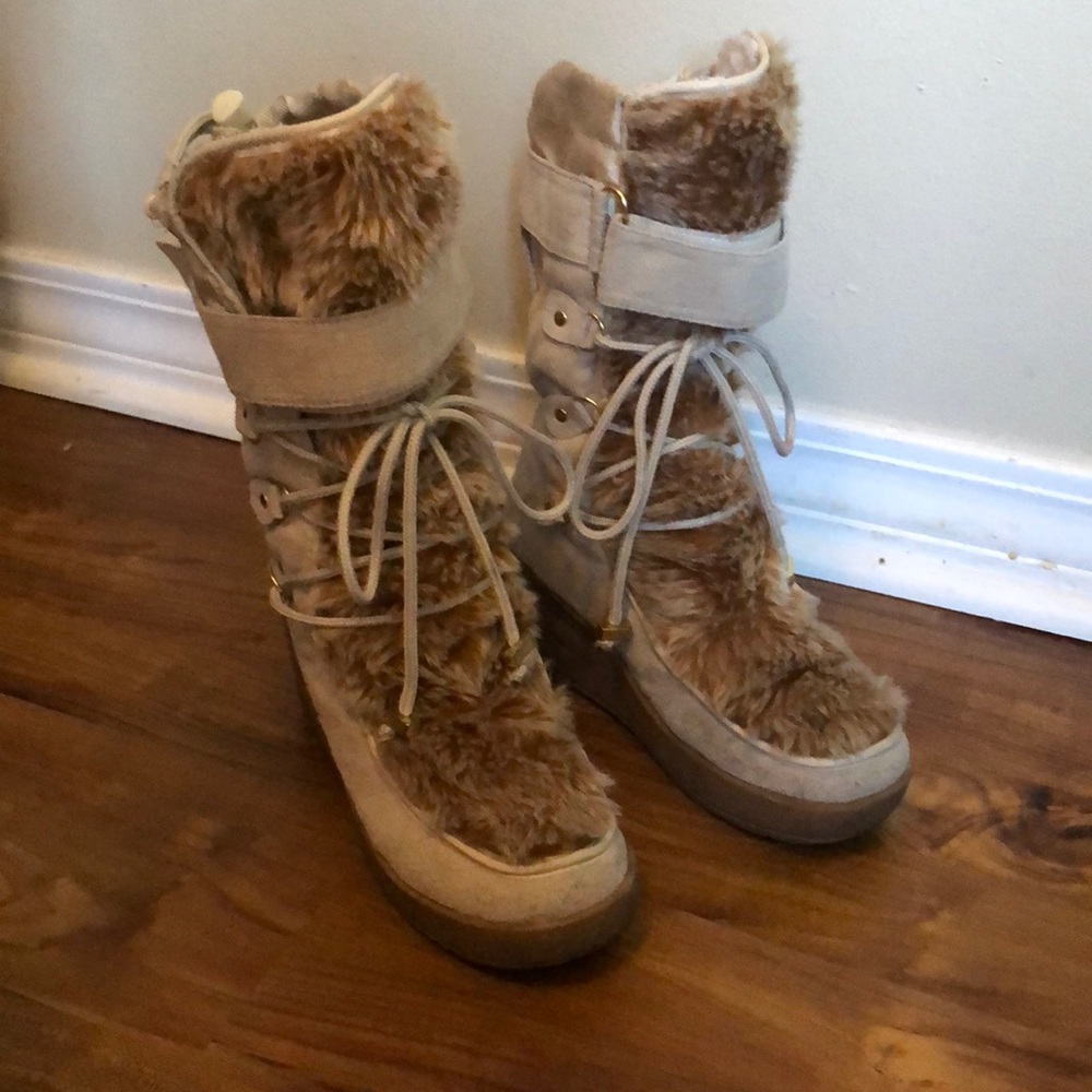 Winter boots size 7
